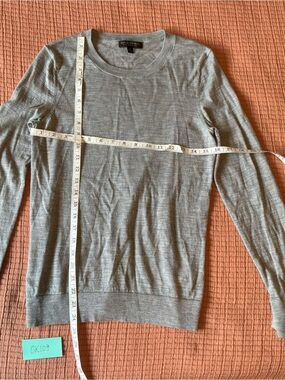 Banana Republic Women's 100% Merino Wool Gray Crewneck Sweater